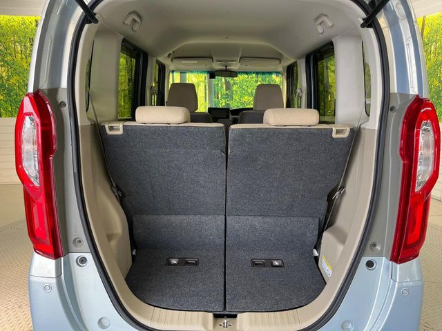 普段のお買い物や通勤、送迎等に十分な荷室スペースを確保しております。セカンドシートを倒すと、大きな荷物の積載も可能です♪