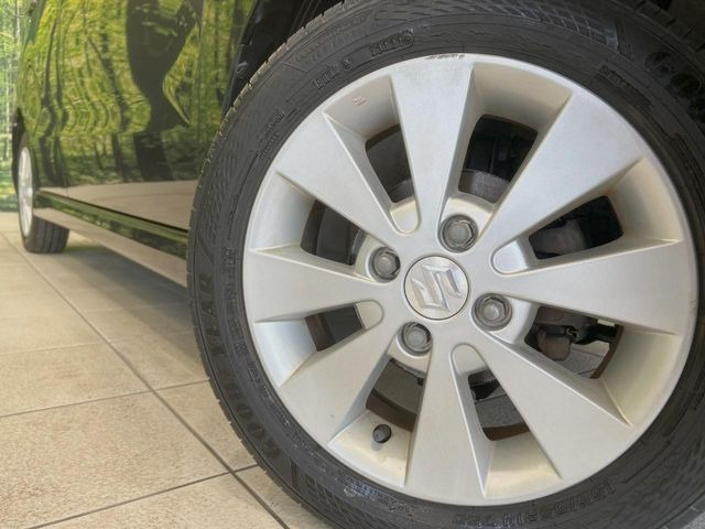 �y����14�C���`�A���~�z�C�[���z�O�ςɃ}�b�`���������A���~�z�C�[���𑕒����Ă���܂��B�e��ЊO�A���~�z�C�[����A�X�^�b�h���X�^�C�����戵�����Ă���܂��B���񂲑��k����������