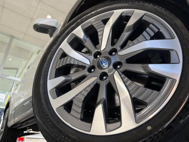 �y����19�C���`�A���~�z�C�[���z�O�ςɃ}�b�`���������A���~�z�C�[���𑕒����Ă���܂��B�e��ЊO�A���~�z�C�[����A�X�^�b�h���X�^�C�����戵�����Ă���܂��B���񂲑��k����������