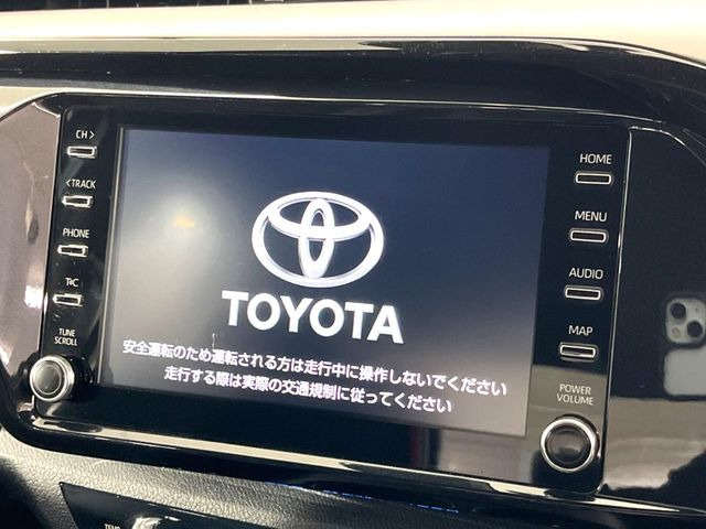 �y8�C���` �f�B�X�v���C�I�[�f�B�I�z���ʂ̃f�B�X�v���C��AppleCarPlay��AndroidAuto�����p�\�B�傫�ȉ�ʂŃX�}�z�i�r�A�v���������p���������܂���