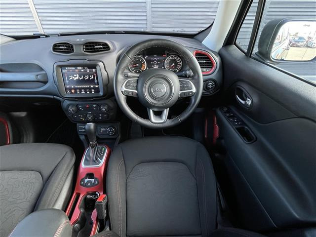 レネゲードトレイルホーク 4WD