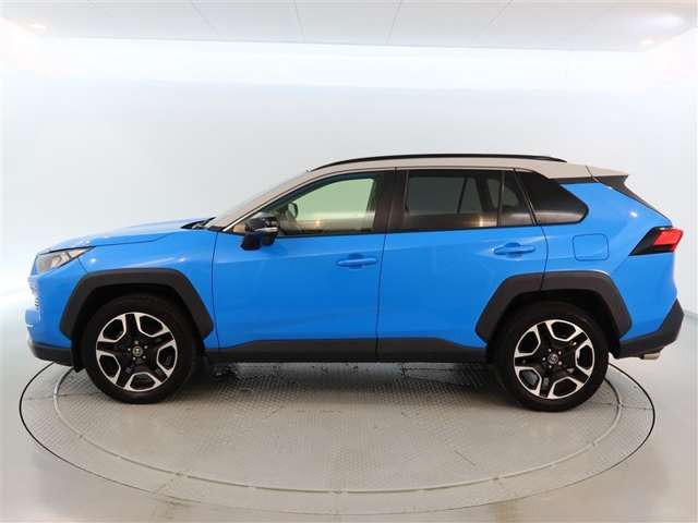 RAV42.0 アドベンチャー 4WD