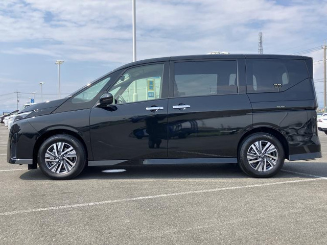 セレナ1.4 e-POWER ハイウェイスターV