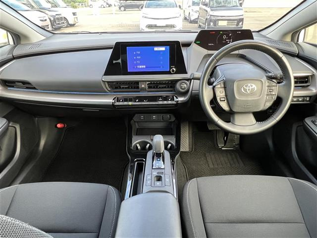 プリウス2.0 G E-Four 4WD