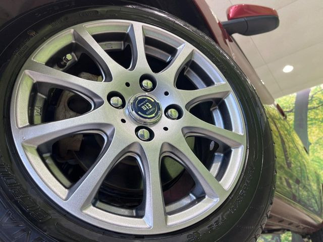 �y14�C���`�A���~�z�C�[���z�O�ςɃ}�b�`�����A���~�z�C�[���𑕒����Ă���܂��B�e��A���~�z�C�[����A�X�^�b�h���X�^�C�����戵�����Ă���܂��B���񂲑��k����������
