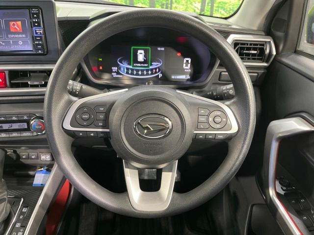 【ステアリングスイッチ】運転中、前方から目線をそらすことなく、オーディオ等の操作が可能な便利機能!安心&快適なドライブを演出してくれます♪