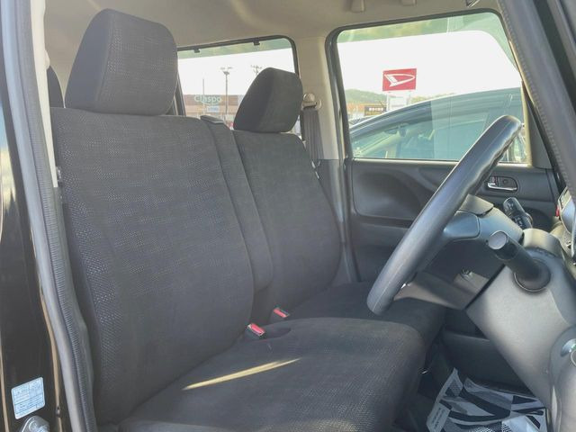 運転席シート廻りは使用感も少なく、良好な状態となっています。丁寧に使われていたことがよくわかりますね。