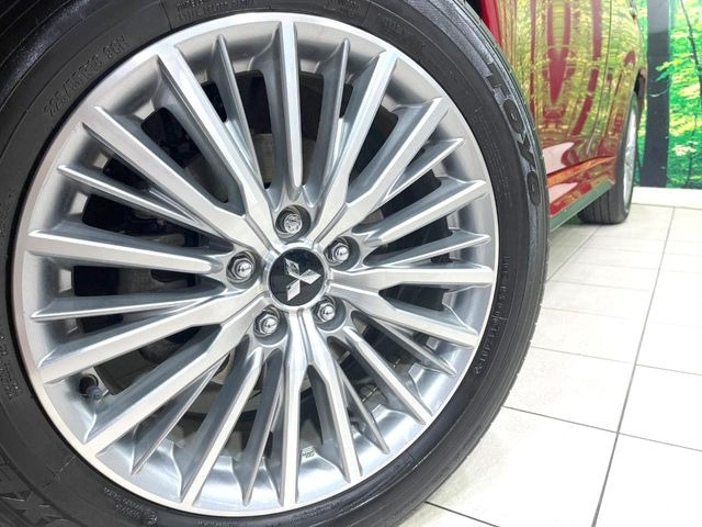 �y����18�C���`�A���~�z�C�[���z�O�ςɃ}�b�`���������A���~�z�C�[���𑕒����Ă���܂��B�e��ЊO�A���~�z�C�[����A�X�^�b�h���X�^�C�����戵�����Ă���܂��B���񂲑��k����������