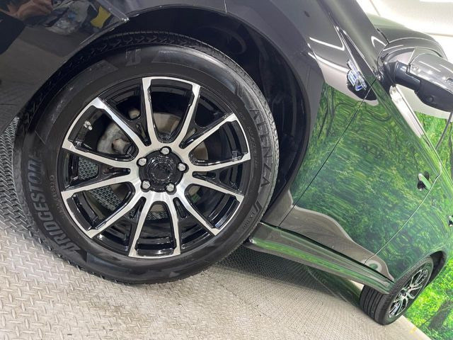 �y18�C���`�A���~�z�C�[���z�O�ςɃ}�b�`�����A���~�z�C�[���𑕒����Ă���܂��B�e��A���~�z�C�[����A�X�^�b�h���X�^�C�����戵�����Ă���܂��B���񂲑��k������