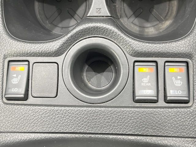 【シートヒーター】寒い日に重宝するシートヒーター!エアコンより早く温まってくれるので寒がりの人も安心ですね♪エアコンの温風は乾燥するから苦手、という方にもをおすすめです。