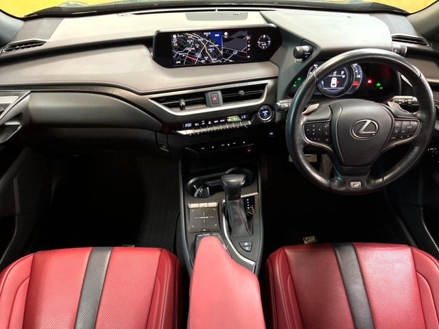 UX250h Fスポーツ