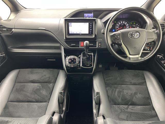 ヴォクシー2.0 ZS 煌III 4WD
