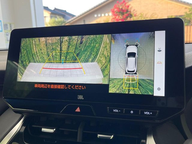 【パノラミックビューモニター】専用のカメラにより、上から見下ろしたような視点で360度クルマの周囲を確認することができます☆死角部分も確認しやすく、狭い場所での切り返しや駐車もスムーズに行えます。
