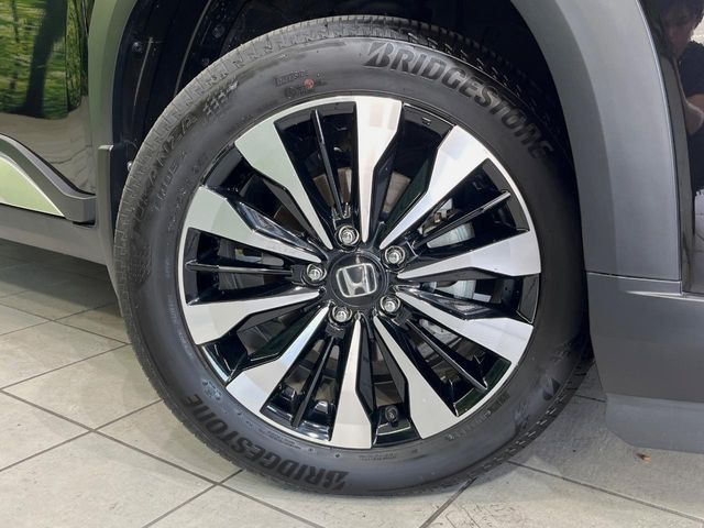 �y����17�C���`�A���~�z�C�[���z�O�ςɃ}�b�`���������A���~�z�C�[���𑕒����Ă���܂��B�e��ЊO�A���~�z�C�[����A�X�^�b�h���X�^�C�����戵�����Ă���܂��B���񂲑��k����������