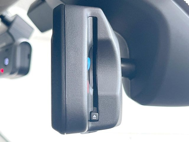 ●ETC車載器内蔵ルームミラー:お引き渡し時には再セットアップを実施後、お渡しいたします。マイレージ登録に関してもお気軽に担当営業までお尋ねください。