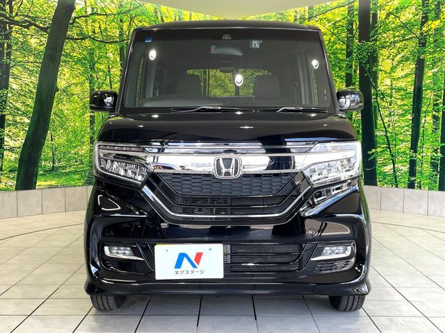 弊社では、全車『修復歴なし』のお車のみ取り扱っております。専任バイヤーによる厳選した仕入れの後、入庫後の車両チェックを行い、ネクステージが認定した高品質な中古車をご提供しております。