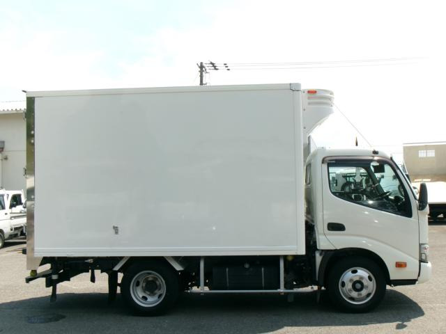 デュトロ冷蔵冷凍車