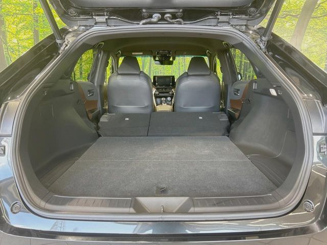 【パワーバックドア】スマートキーや運転席のボタンを押すだけでリアゲートが自動で開閉します!荷物を持っている時や、高い位置にあるバックドアを閉める際に便利な機能です♪