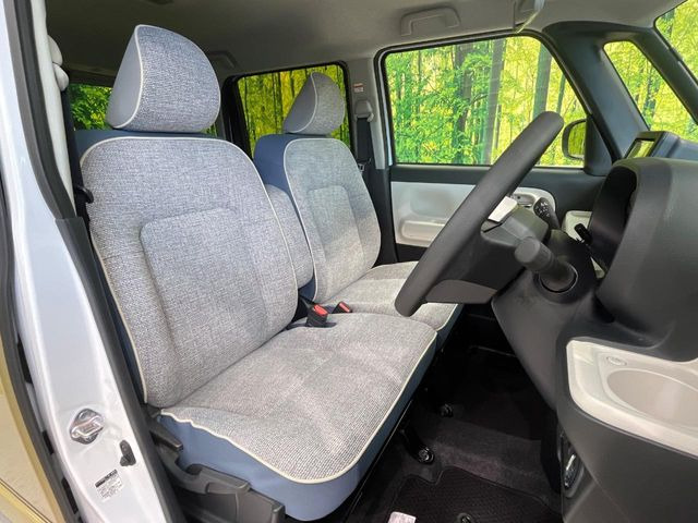 運転席まわりには十分なスペースがあり、大柄な方でもゆったり運転していただける環境です。