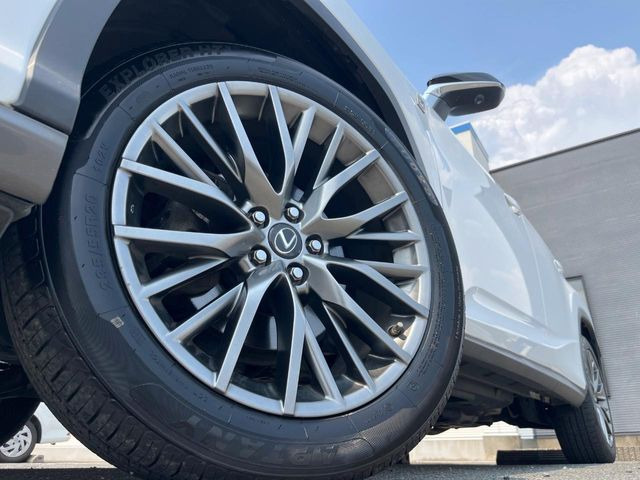 �y����20�C���`�A���~�z�C�[���z�O�ςɃ}�b�`���������A���~�z�C�[���𑕒����Ă���܂��B�e��ЊO�A���~�z�C�[����A�X�^�b�h���X�^�C�����戵�����Ă���܂��B���񂲑��k����������