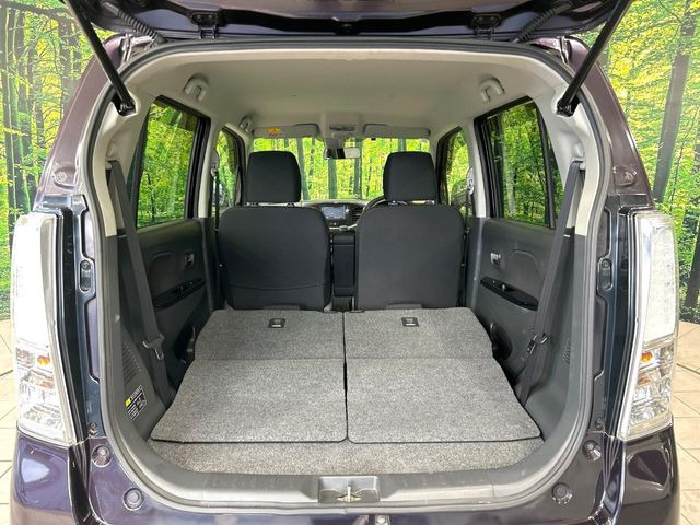 普段のお買い物や通勤、送迎等に十分な荷室スペースを確保しております。セカンドシートを倒すと、大きな荷物の積載も可能です♪