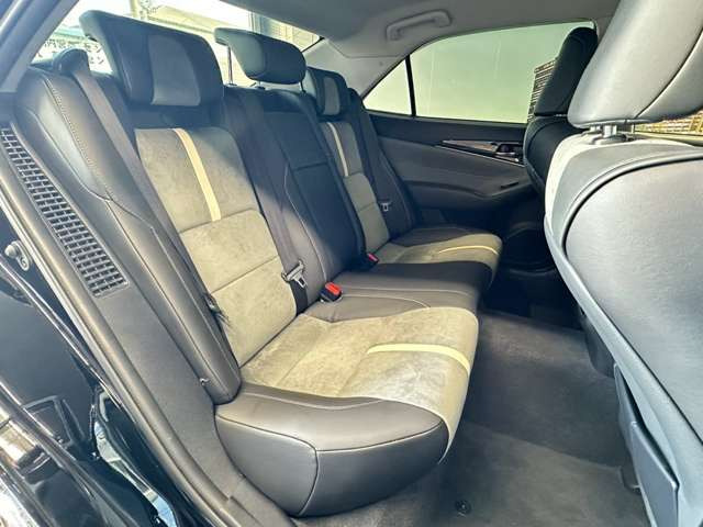 車内もキレイで嫌な臭いもありません☆気になる方は内装のスチームクリーナーも施工可能です♪