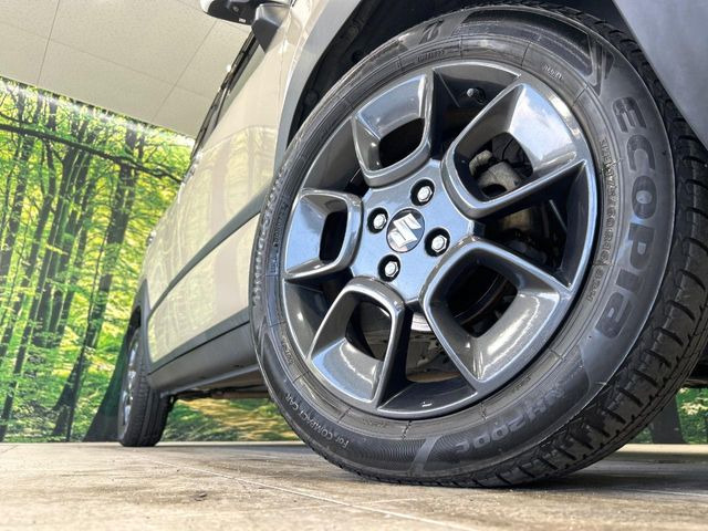 �y����16�C���`�A���~�z�C�[���z�O�ςɃ}�b�`���������A���~�z�C�[���𑕒����Ă���܂��B�e��ЊO�A���~�z�C�[����A�X�^�b�h���X�^�C�����戵�����Ă���܂��B���񂲑��k����������