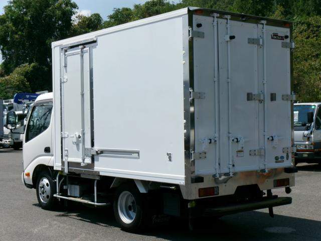 デュトロ冷蔵冷凍車