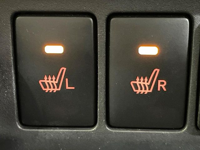 【シートヒーター】寒い日に重宝するシートヒーター!エアコンより早く温まってくれるので寒がりの人も安心ですね♪エアコンの温風は乾燥するから苦手、という方にもをおすすめです。
