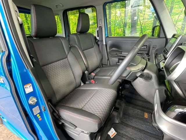 運転席シート廻りは使用感も少なく、良好な状態となっています。丁寧に使われていたことがよくわかりますね。