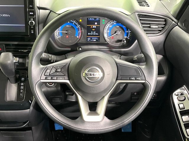 【ステアリングスイッチ】運転中、前方から目線をそらすことなく、オーディオ等の操作が可能な便利機能!安心&快適なドライブを演出してくれます♪