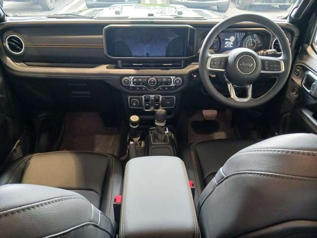 ラングラーアンリミテッド サハラ 4WD