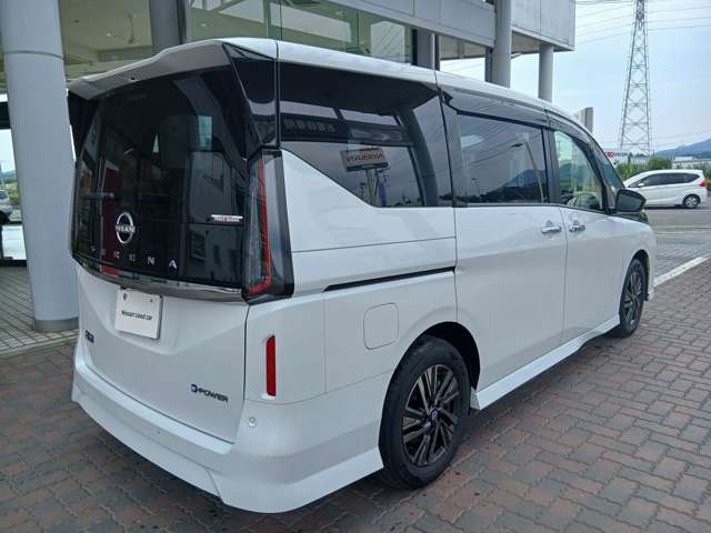 セレナ1.4 e-POWER ハイウェイスターV 90周年記念車