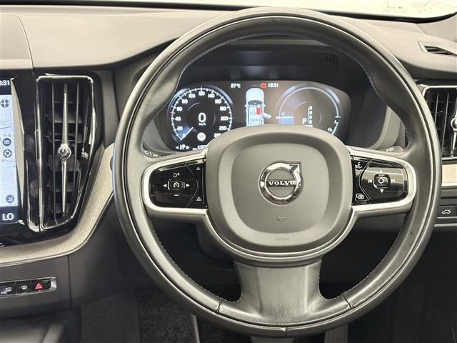XC60T8 ツインエンジン AWD インスクリプション 4WD
