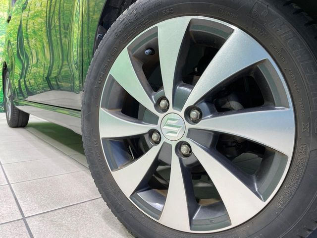 �y����15�C���`�A���~�z�C�[���z�O�ςɃ}�b�`���������A���~�z�C�[���𑕒����Ă���܂��B�e��ЊO�A���~�z�C�[����A�X�^�b�h���X�^�C�����戵�����Ă���܂��B���񂲑��k����������