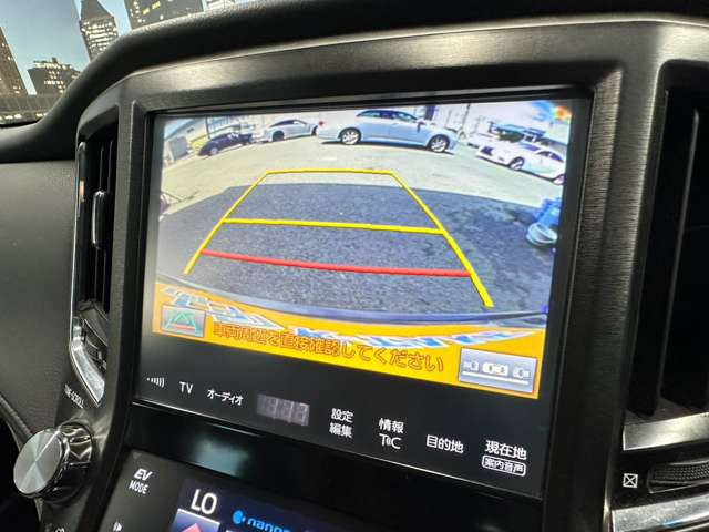 【バックカメラ】運転席から画面上で安全確認ができます。駐車が苦手な方にもオススメな便利機能です。