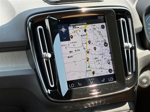 XC40T4 AWD モメンタム 4WD