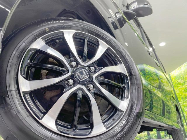 �y����14�C���`�A���~�z�C�[���z�O�ςɃ}�b�`���������A���~�z�C�[���𑕒����Ă���܂��B�e��ЊO�A���~�z�C�[����A�X�^�b�h���X�^�C�����戵�����Ă���܂��B���񂲑��k����������