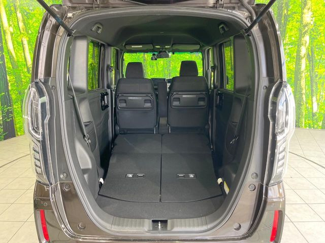 普段のお買い物や通勤、送迎等に十分な荷室スペースを確保しております。セカンドシートを倒すと、大きな荷物の積載も可能です♪