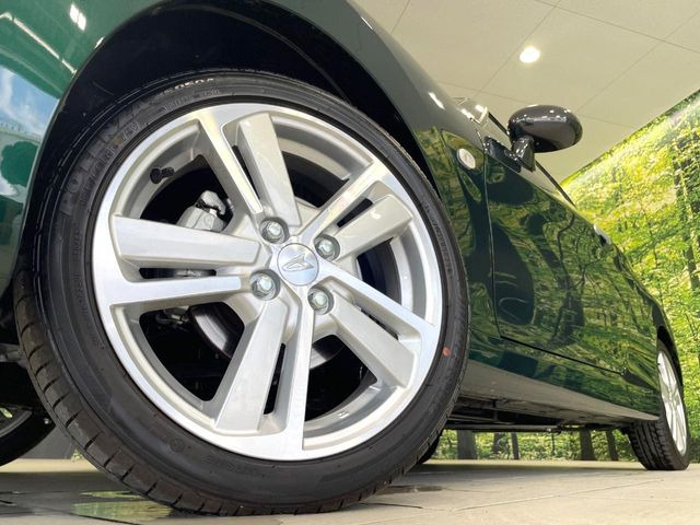 �y�����A���~�z�C�[���z�O�ςɃ}�b�`���������A���~�z�C�[���𑕒����Ă���܂��B�e��ЊO�A���~�z�C�[����A�X�^�b�h���X�^�C�����戵�����Ă���܂��B���񂲑��k����������