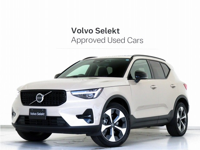 XC40ウルトラ B4 AWD ダーク エディション サンドデューン 4WD