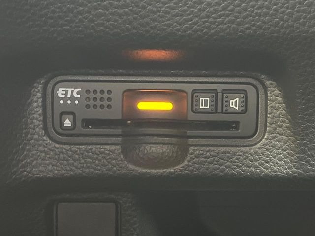 【ETC】高速道路の料金所をストレスなく通過!話題のスポットやサービスエリアに多い「スマートIC」利用時は必須のアイテムです。当店でセットアップを実施、ご納車当日からすぐにご利用いただけます!