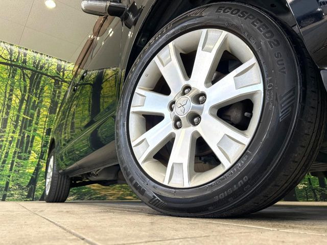 �y����18�C���`�A���~�z�C�[���z�O�ςɃ}�b�`���������A���~�z�C�[���𑕒����Ă���܂��B�e��ЊO�A���~�z�C�[����A�X�^�b�h���X�^�C�����戵�����Ă���܂��B���񂲑��k����������