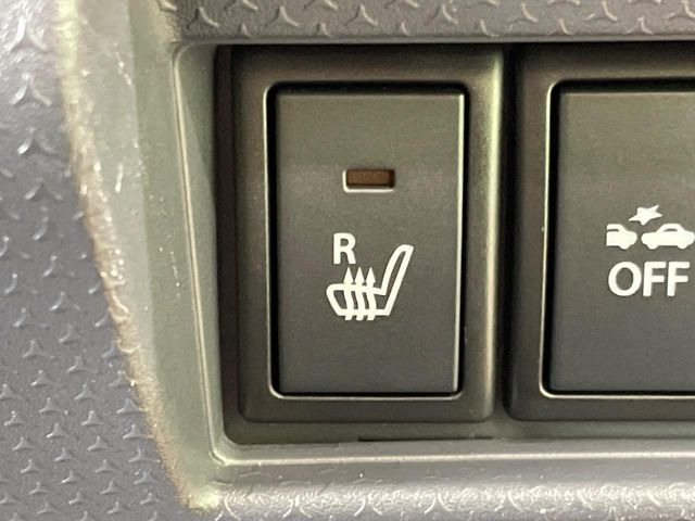 【シートヒーター】寒い日に重宝するシートヒーター!エアコンより早く温まってくれるので寒がりの人も安心ですね♪エアコンの温風は乾燥するから苦手、という方にもをおすすめです。