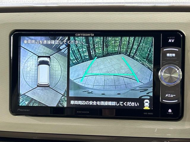 【パノラマモニター】専用のカメラにより、上から見下ろしたような視点で360度クルマの周囲を確認することができます☆死角部分も確認しやすく、狭い場所での切り返しや駐車もスムーズに行えます。