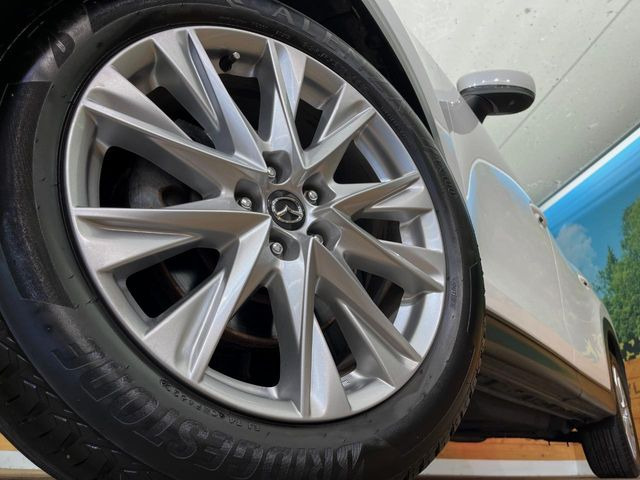�y����19�C���`�A���~�z�C�[���z�O�ςɃ}�b�`���������A���~�z�C�[���𑕒����Ă���܂��B�e��ЊO�A���~�z�C�[����A�X�^�b�h���X�^�C�����戵�����Ă���܂��B���񂲑��k����������