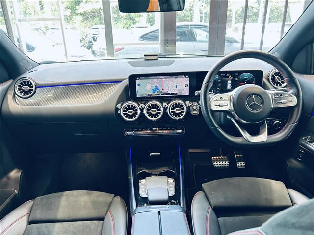 GLAクラスGLA200d 4マチック AMGライン 4WD