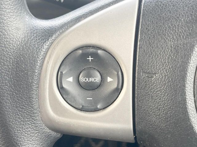 【ステアリングスイッチ】運転中、前方から目線をそらすことなく、オーディオ等の操作が可能な便利機能!安心&快適なドライブを演出してくれます♪