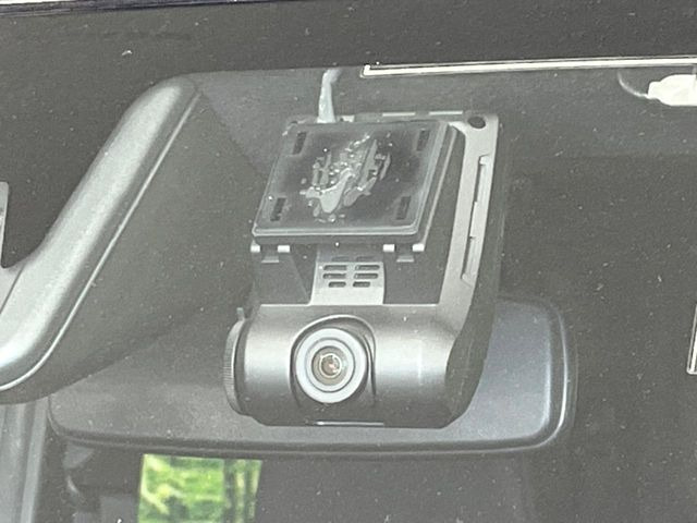 【ドライブレコーダー】ドライブレコーダー装備!走行中はもちろん、あおり運転や事故に遭遇した際、映像で記録し、万一のリスクに備えます。※記録用SDカードはお客様ご自身でご準備いただく必要があります。