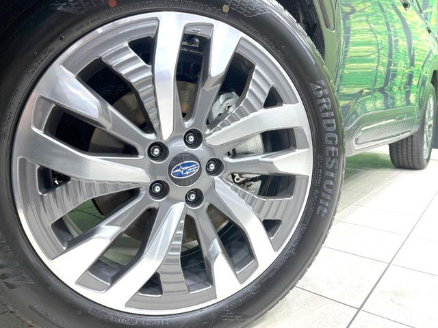 �y�����A���~�z�C�[���z�O�ςɃ}�b�`���������A���~�z�C�[���𑕒����Ă���܂��B�e��ЊO�A���~�z�C�[����A�X�^�b�h���X�^�C�����戵�����Ă���܂��B���񂲑��k����������